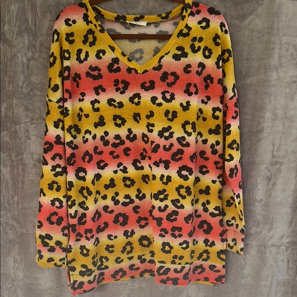 Zenana Outfitters Tops - Zenana Outfitters Yellow & Red Leopard Oversized Relaxed Fit